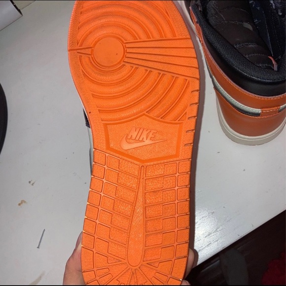 Jordan 1s main image 5